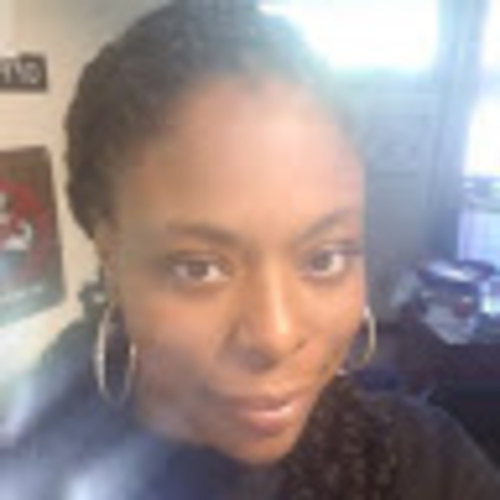 Meet your Posher, Shay-la